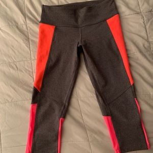 Alo gray & orange crops, Sz small